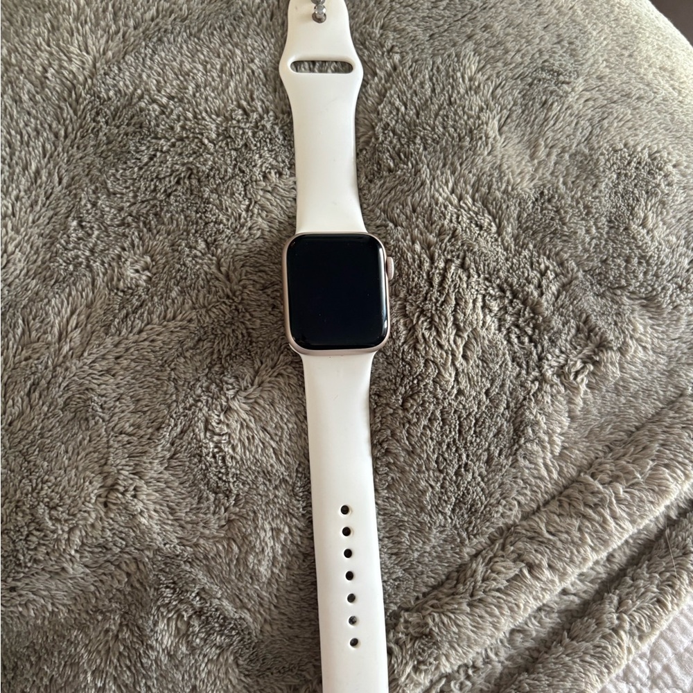 Apple Watch - Picture 2 of 2